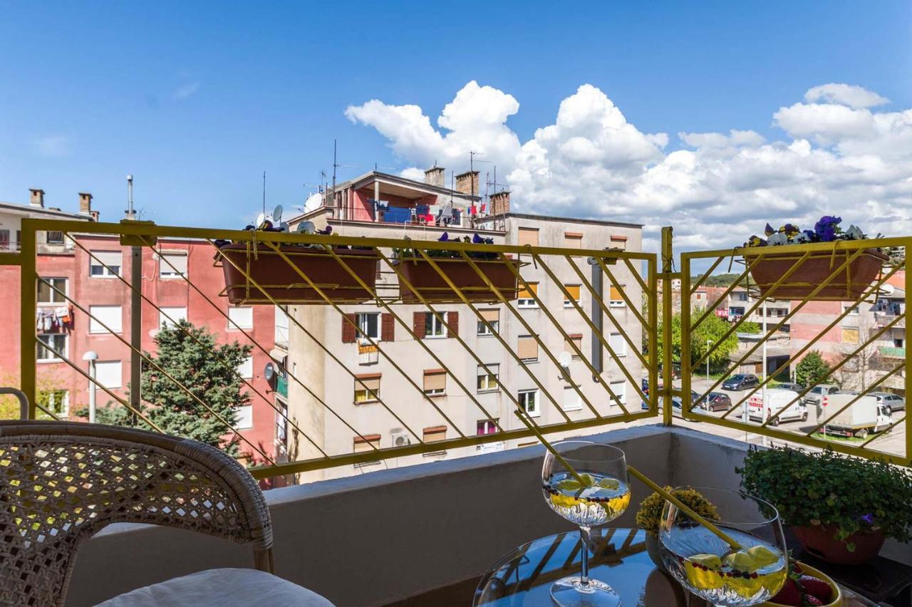 Apartment Many Pula Exterior photo
